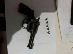 Un alumno de 12 años llevó un arma cargada a la escuela Lola Mora escuela lola mora