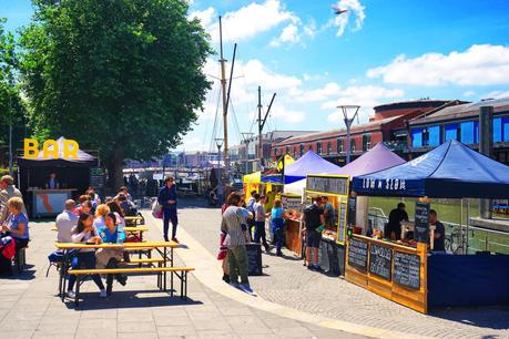 Bristol-waterfront-street-food-market.jpg.optimal ▷ Esa vez me mudé a Bristol y todo se desmoronó