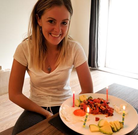 Paleo-birthday-breakfast.jpg.optimal ▷ Esa vez me mudé a Bristol y todo se desmoronó