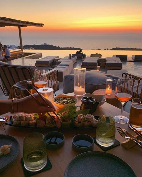 sushi-bar-andronis-arcadia ▷ Alojarse en el Andronis Arcardia en Santorini