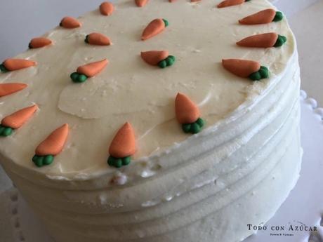 Tarta de zanahoria para cumpleaños.