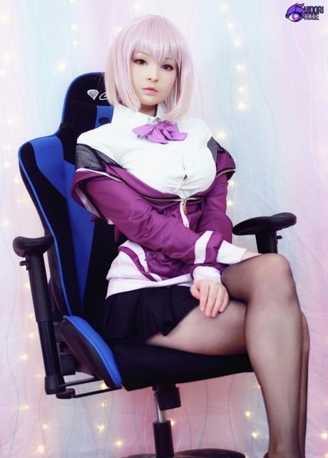 El evento festivo ''Comiket'', celebra su segundo día con impresionantes Cosplay de Rikka y Akane