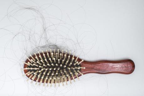 Controlar la caída del cabello en el posparto con remedios naturales