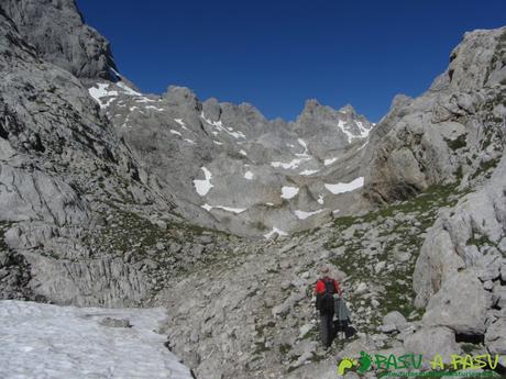 RUTA CIRCULAR a VEGA HUERTA por FUENTE PRIETA y el JOU SANTO desde PANDECARMEN Jou Santo