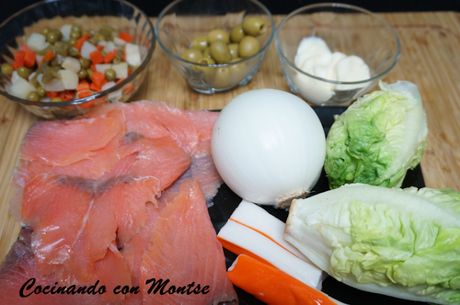 Rollitos de salmón ahumado rellenos