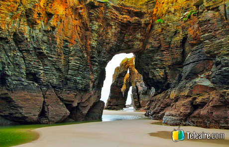 Playa de las Catedrales, un monumento natural en Galicia Playa de las Catedrales en Galicia, España