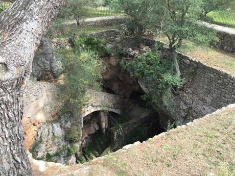 Cuevas iniciáticas del Temple. Cuevas iniciáticas del Temple.