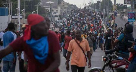 Haití un estado fallido, sin todavía una guerra civil como en Libia ¿ hasta cuándo ? Qué bello sería vivir en armonía en cualquier parte del mundo