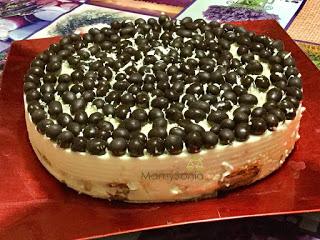 TARTA DE CHOCOLATE BLANCO CON CONGUITOS EN THERMOMIX Y TRADICIONAL