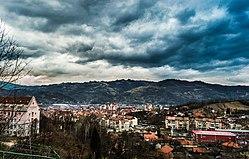 VERANO 2019. viaje a Dacia y Transilvania tras las huellas de Trajano (6.1) Visita e importante encuentro con dirigentes de la Universidad de Petrosani Petrosani Town.jpg