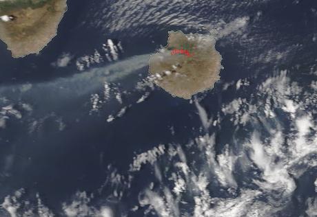 España: imagen satélite del humo del incendio en Gran Canaria (18-08-2019)