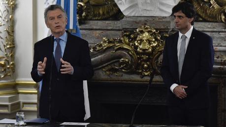 Mauricio Macri le tomó juramento a Hernán Lacunza: “Te pido que cuides a los argentinos y hables con todos”