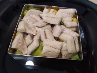 TARTAR DE BOQUERONES DE MALAGA CON PORRA DE MANGO Y AGUACATE TARTAR DE BOQUERONES DE MALAGA CON PORRA DE MANGO Y AGUACATE