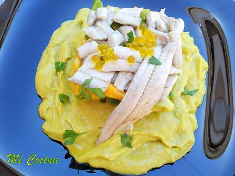 TARTAR DE BOQUERONES DE MALAGA CON PORRA DE MANGO Y AGUACATE