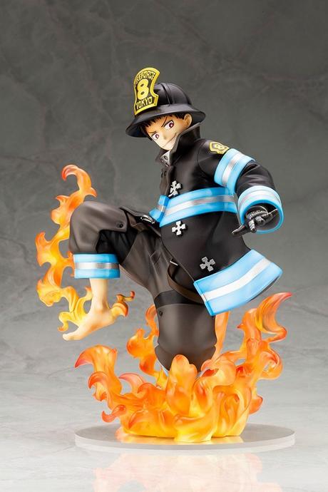 El anime ''Fire Force'', presenta figuras que brillan en la oscuridad