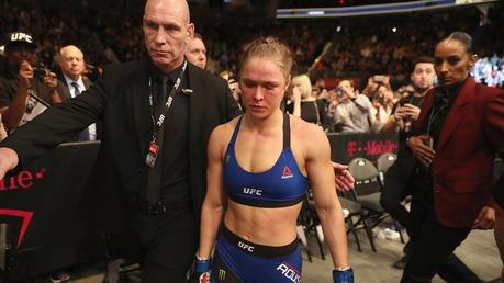 Ronda Rousey durante un combate de UFC (AFP)