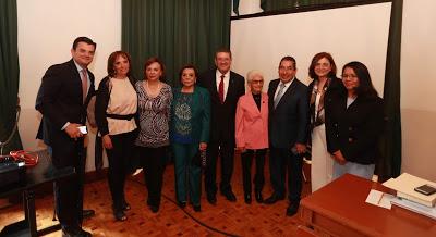 ELOGIOS A MUJERES INSTITUTENSES EN  CICLO DE CONFERENCIAS