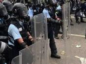 Hong Kong, violentos disturbios callejeros.