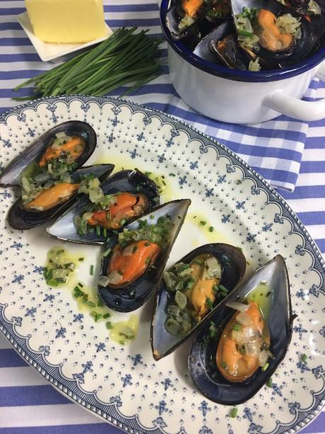 Mejillones A La Mantequilla De Cebollino