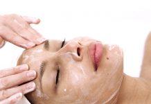 ¿Las mascarillas de clara de huevo son buenas para tu piel? Las mascarillas de clara de huevo pueden potencialmente absorber el exceso de grasa de la piel