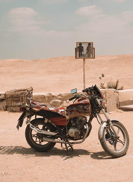 motorcycle-desert-egypt ▷ El mejor momento para viajar a Egipto