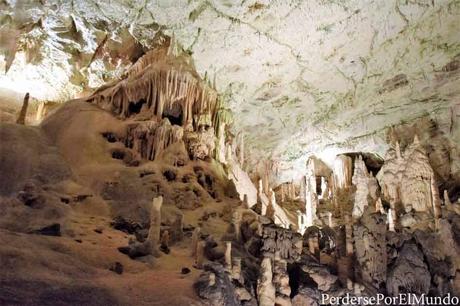 cueva de postojna en eslovenia