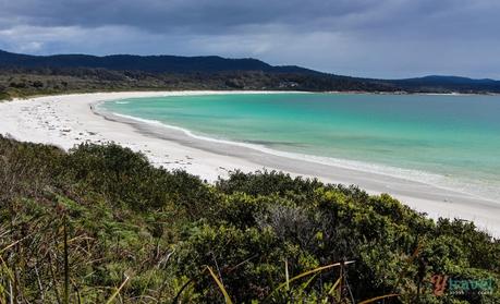 Bay-of-Fires-Tasmania-15 ▷ Comenta sobre 11 ciudades en Tasmania en las que debes poner un pie en Car Battery Queenstown - Shopsarahmac