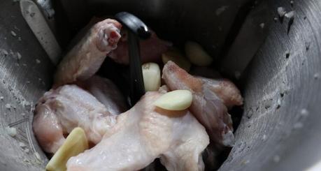 Cómo hacer pollo al ajillo con Mambo