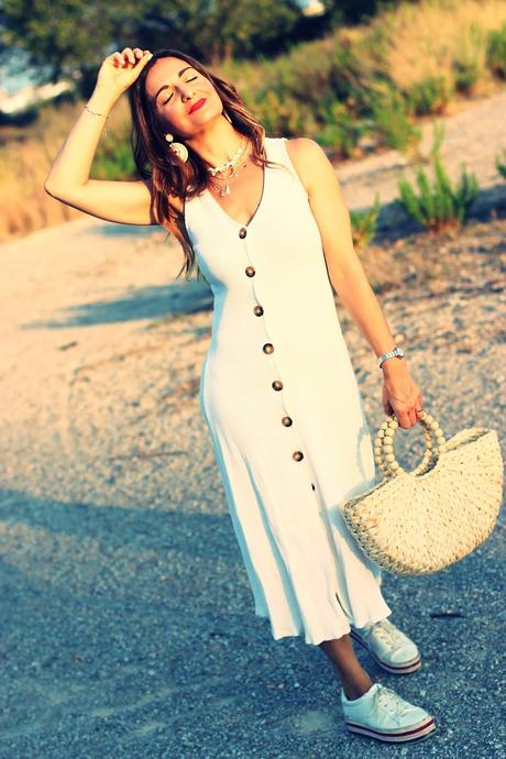 Vestido blanco abotonado