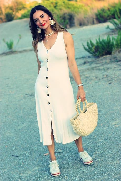 Vestido blanco abotonado