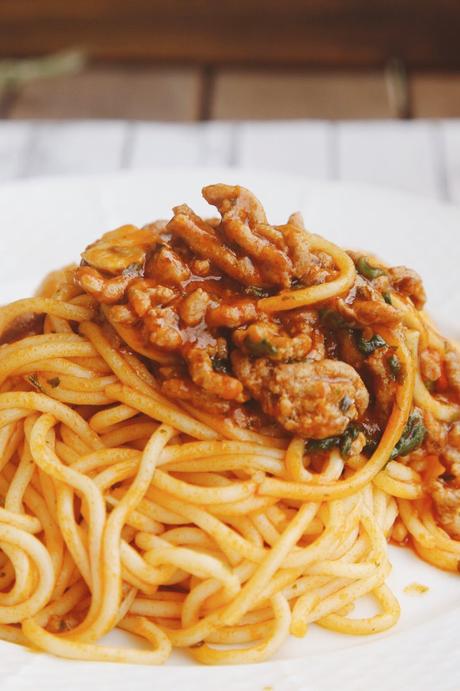 ESPAGUETIS A LA BOLOÑESA ESPAGUETIS A LA BOLOÑESA