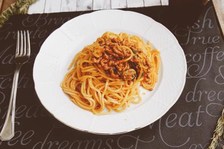 ESPAGUETIS A LA BOLOÑESA ESPAGUETIS A LA BOLOÑESA