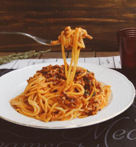 ESPAGUETIS A LA BOLOÑESA ESPAGUETIS A LA BOLOÑESA