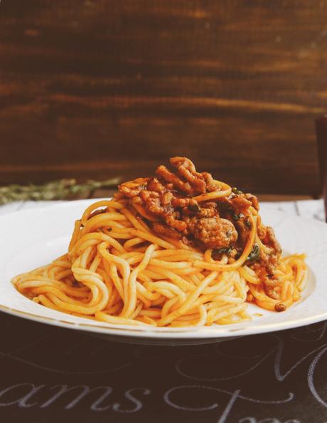 ESPAGUETIS A LA BOLOÑESA ESPAGUETIS A LA BOLOÑESA