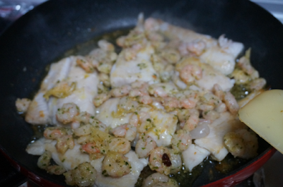 Pescado con gambas al ajillo Pescado con gambas al ajillo