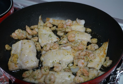 Pescado con gambas al ajillo Pescado con gambas al ajillo
