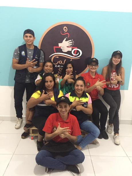 CAFÉ EN SEÑAS, UN EMPRENDIMIENTO QUE TOMA VIDA EN QUITO Y AHORA EN SANTO DOMINGO