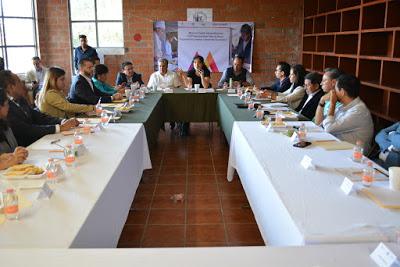 PROMUEVEN VINCULACIÓN DE EGRESADOS DE EDAYO CON EMPLEADORES EN LA REGIÓN DE VALLE DE BRAVO