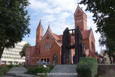 Minsk, entre Rusia y Europa