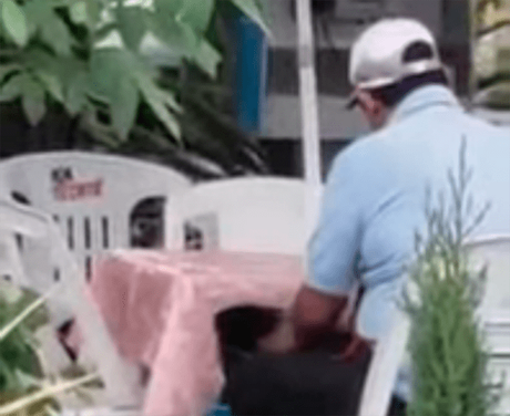 Video: Taquero saca platos de la basura frente del Instituto Tecnológico de SLP