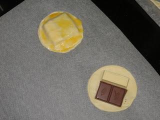 BOCADITOS DE HOJALDRE A LOS DOS CHOCOLATES