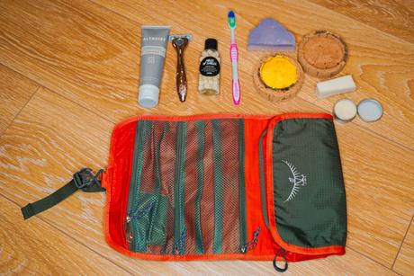 ▷ Lo que estoy tomando en el Camino Primitivo: mi lista de empaque detallada Toiletries-for-the-Camino-Primitivo.jpg.optimal ▷ Lo que estoy tomando en el Camino Primitivo: mi lista de empaque detallada