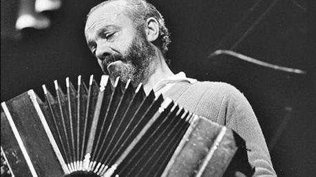 Ástor Piazzolla: De Tangos y Tiburones