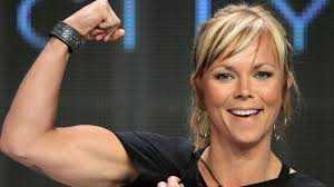 Murió la mujer más rápida del mundo mientras conducía a 800 kilómetros por hora