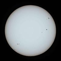 https://es.wikipedia.org/wiki/Sol#/media/Archivo:Sun_white.jpg