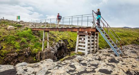 ▷ Caminata Fimmvörðuháls: una guía paso a paso para la mejor excursión de un día a Islandia Skoga-River-Bridge.jpg.optimal ▷ Caminata Fimmvörðuháls: una guía paso a paso para la mejor excursión de un día a Islandia