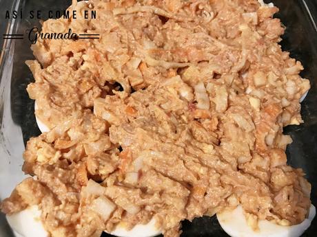 Huevos con bechamel al graten