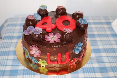 Tarta chocolate, rellena de nata vegetal