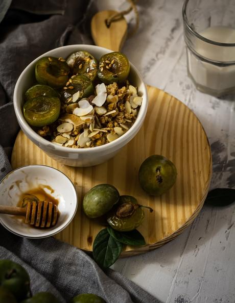 Porridge de almendras  y frutas . Un desayuno perfecto en 10 minutos