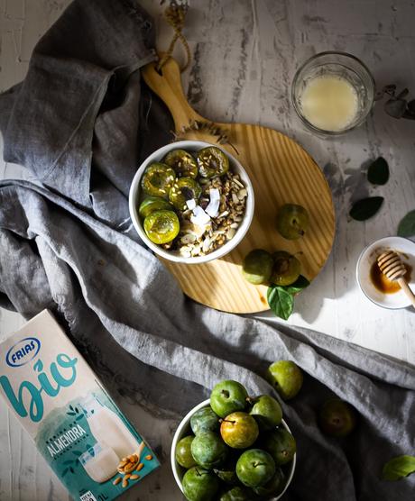 Porridge de almendras  y frutas . Un desayuno perfecto en 10 minutos